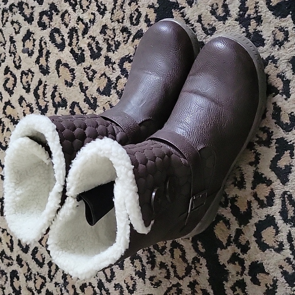 Totes insulation boots size 9
